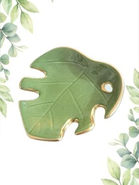 Green Ceramic Monstera Leaf Small Accent Trinket Dish Decoration with Gold Trim